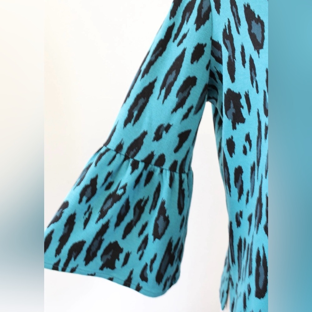 Tyler Boe Women's Teal Black Leopard Print Knit Bell Sleeve Top - Picture 3 of 6